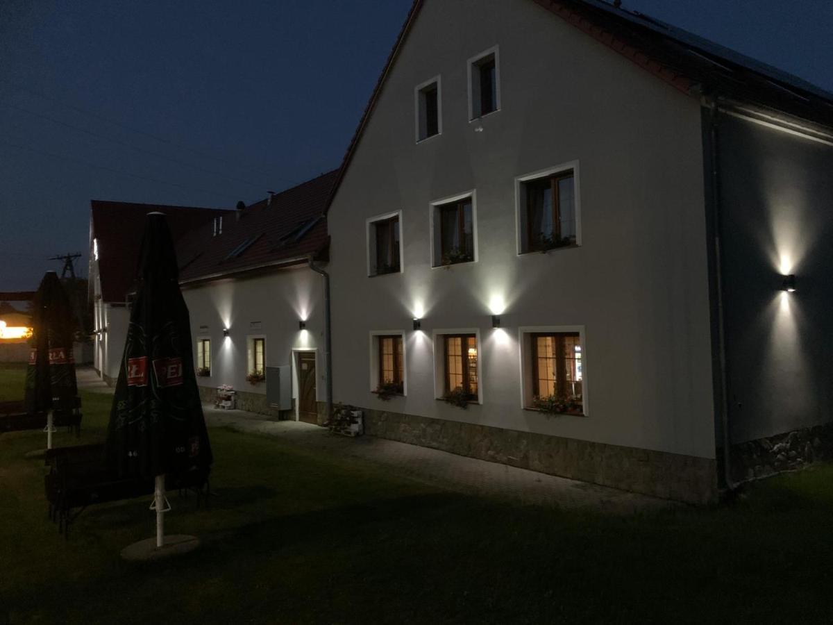 Zajazd Zacheta Kamienna Gora Exterior photo